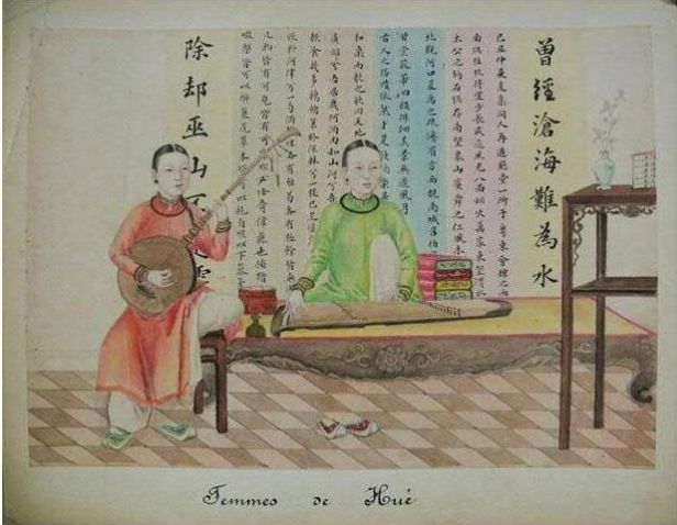 Gối trái dựa trong tranh cổ thời Nguyễn - Chơi đàn trên sập