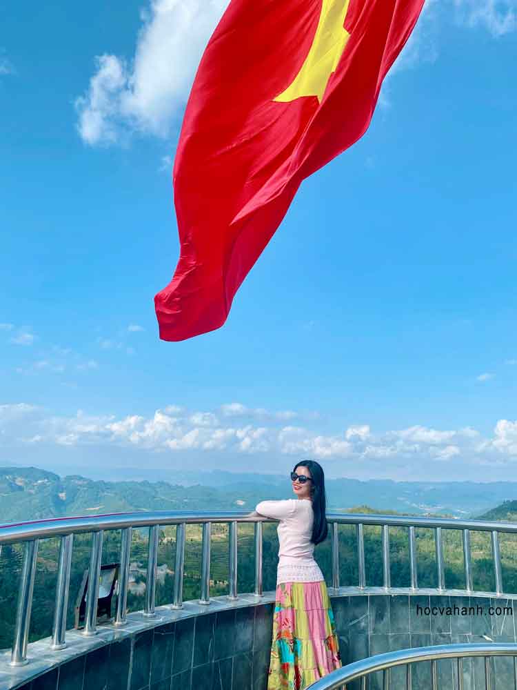 Du lịch Hà Giang - cột cờ Lũng Cú